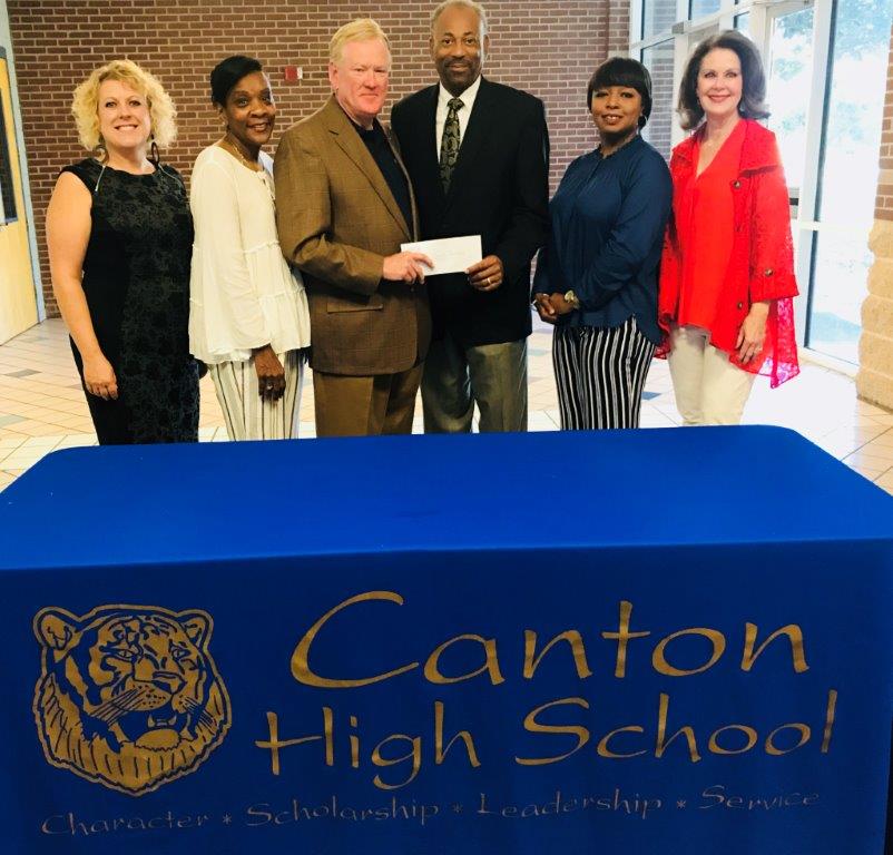 mseconeducation's tweet photo. Thanks to a partnership with the Madison Co. Community Trust & James Wilcox @SouthernMissCE3, we were able to offer personal finance PD to teachers at @mycantoncan. They will be helping to create Mississippi children that are financially literate. #Good4MS https://t.co/aZGzuWmeuO
