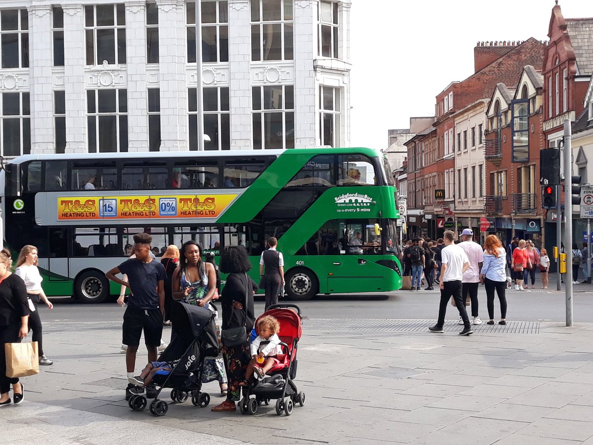miketerryoutdo's tweet image. Heading out to #WestBridgford yesterday is this #SuperEdge for @TandSHeating passing in front of @intuVictoriaCen on a busy school holiday day in #Nottingham - with 0% finance available too!