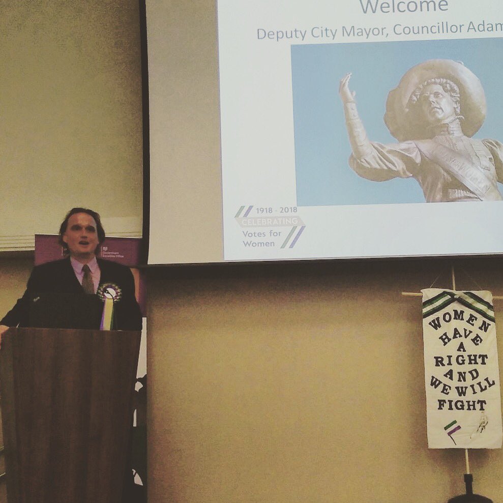 OweniteAdam's tweet photo. Really enjoyed welcoming fellow #centenarycities for the mid-point celebration event at City Hall earlier today. Great to see @laurielorry @Rosball @geoff_rowe @XgovCentenary @LindaWoodings too! #vote100 https://t.co/ApYSg2IHl9