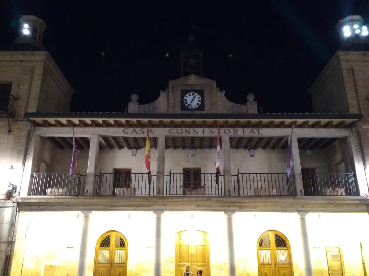 SoriaYa's tweet photo. ❌ Pero no todos los ayuntamientos han querido sumarse. El Ayuntamiento de El Burgo de Osma no ha aceptado la petición de colocar la pancarta #SoriaQuiereFuturo en su casa consistorial. 

Sentimos que este importante municipio soriano no se haya unido a este clamor ciudadano. https://t.co/T7ansDBfVI