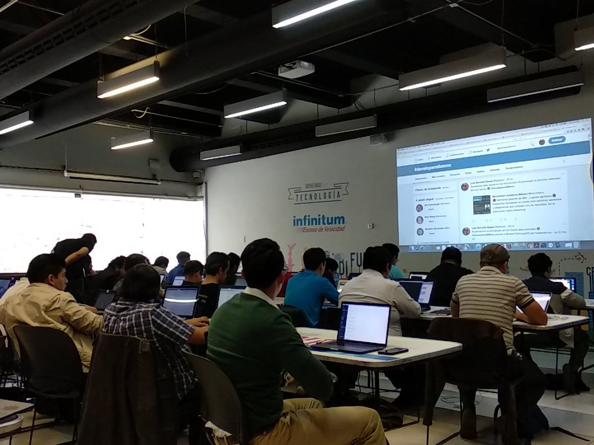 vazquezTC's tweet photo. #denmeStickers #developersibmmx https://t.co/0ZLYPNYO3q