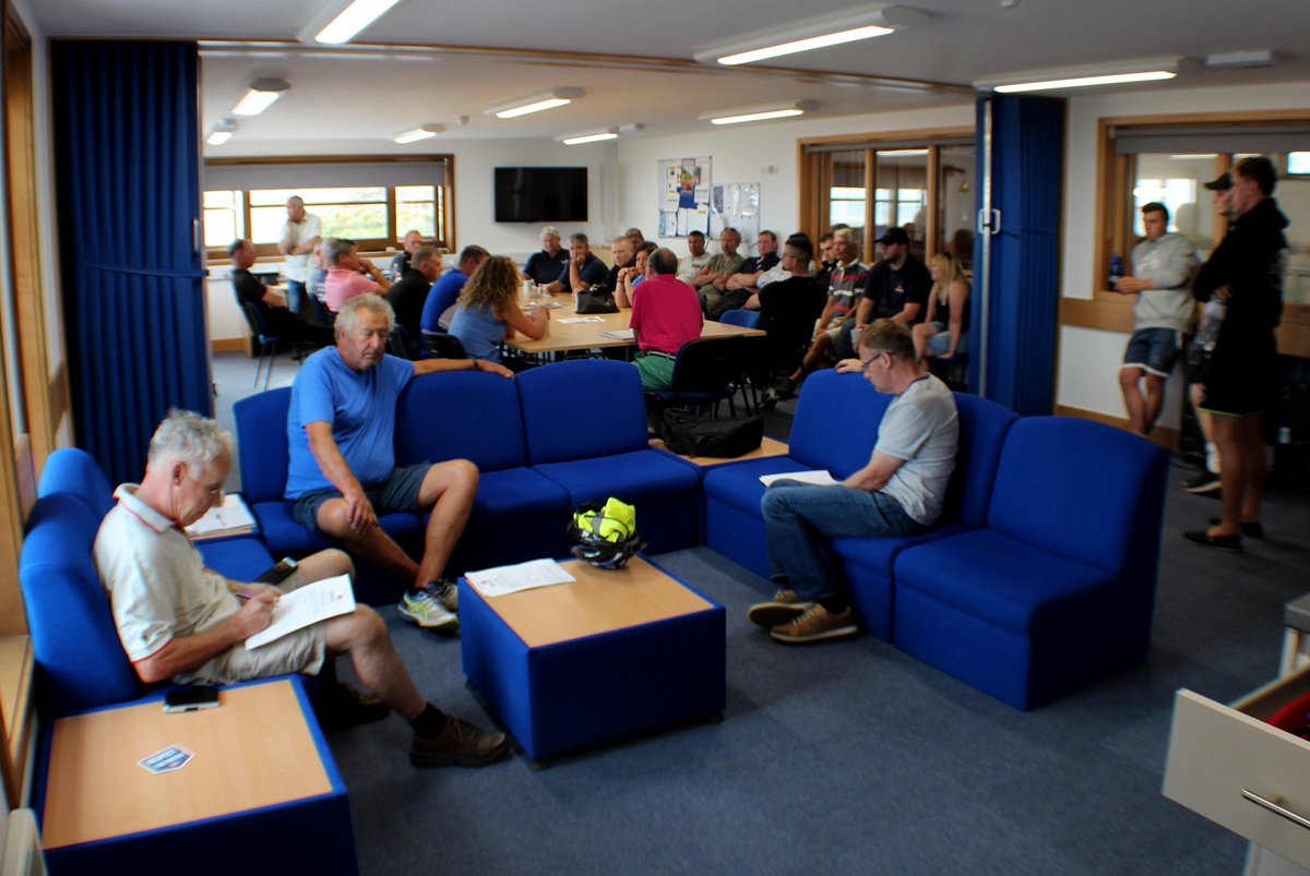 AndyBrompton's tweet photo. @RNLI crews got together for a briefing on Wednesday evening in preparation for a combined exercise. @BridlingtonRNLI and @FlamboroughRNLI lifeboat crews have combined on a number of rescue calls and have joined in sea safety exercises with local yachtsmen.
#TrainOneSaveMany. https://t.co/IJnAjEo84W