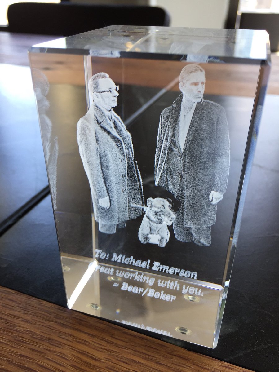 This is the last hologram gift from Boker’s owner. Such a beautiful piece.