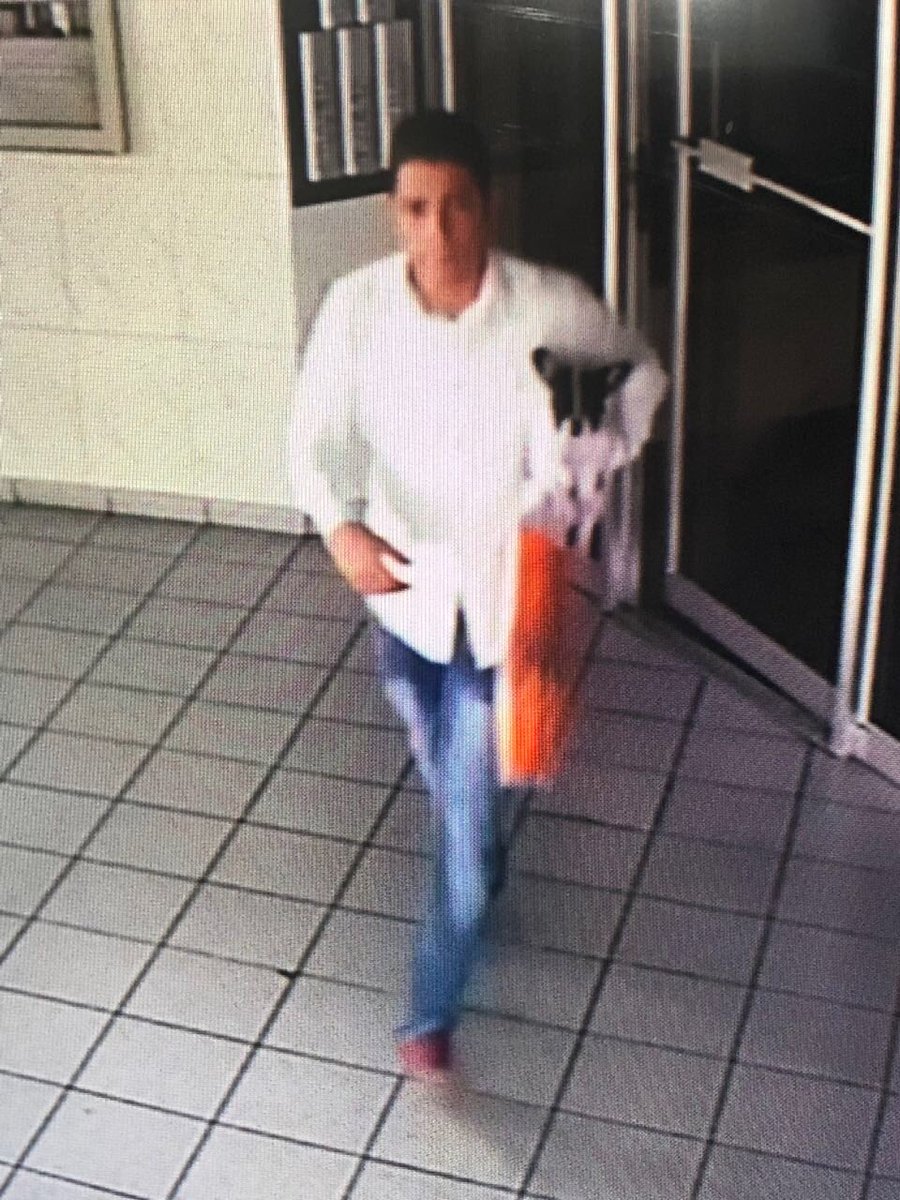 Una porqueria de ser humano entro hace mas o menos hora y media a casa de mi amiga y se llevo a esta bebé, ayúdennos a encontrarla!!! Fue en el Dorado. 😭😭😭😭😭😭😭 dale rt y difunde porfavor!!!