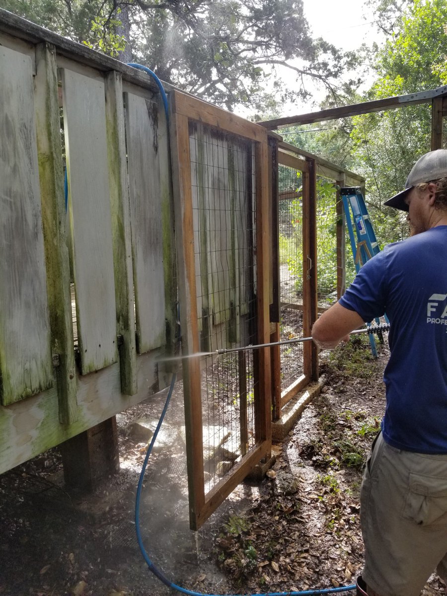 GoFanPRO's tweet image. @GoFanPRO Out there making a difference!

#DrippingSprings #cleaning #Pressurewashing #Washing #Dirtyjobs #Professional