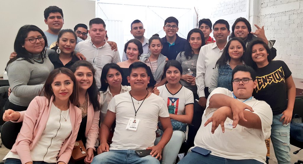 Injeo_GobOax's tweet image. Primera reunión de Poder Joven Radio, con integrantes de Lagunas, Matías Romero, Tlaxiaco, Miahuatlán, Oaxaca de Juárez y San Pablo Huixtepec. #ElPoderdeSerJoven, #MesDeLaJuventud. @JovenTlaxiaco @NuevaJoven @PMiahuatlan @PJovenLagunas @alejandromurat @IvetteMurat @Yola_MartinezL