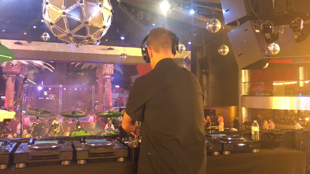 EpuriUS's tweet photo. Oh what a night! #kaskade #epuriexperience https://t.co/T3eNWQTnCo