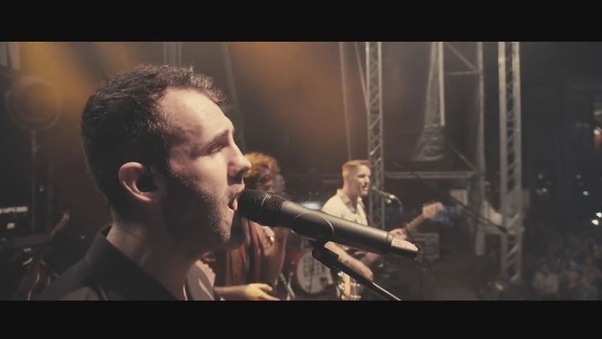 #WATCH Limerick band perform soul-stirring cover of The Cranberries in homecoming concert indo.ie/eKQ630leMqx