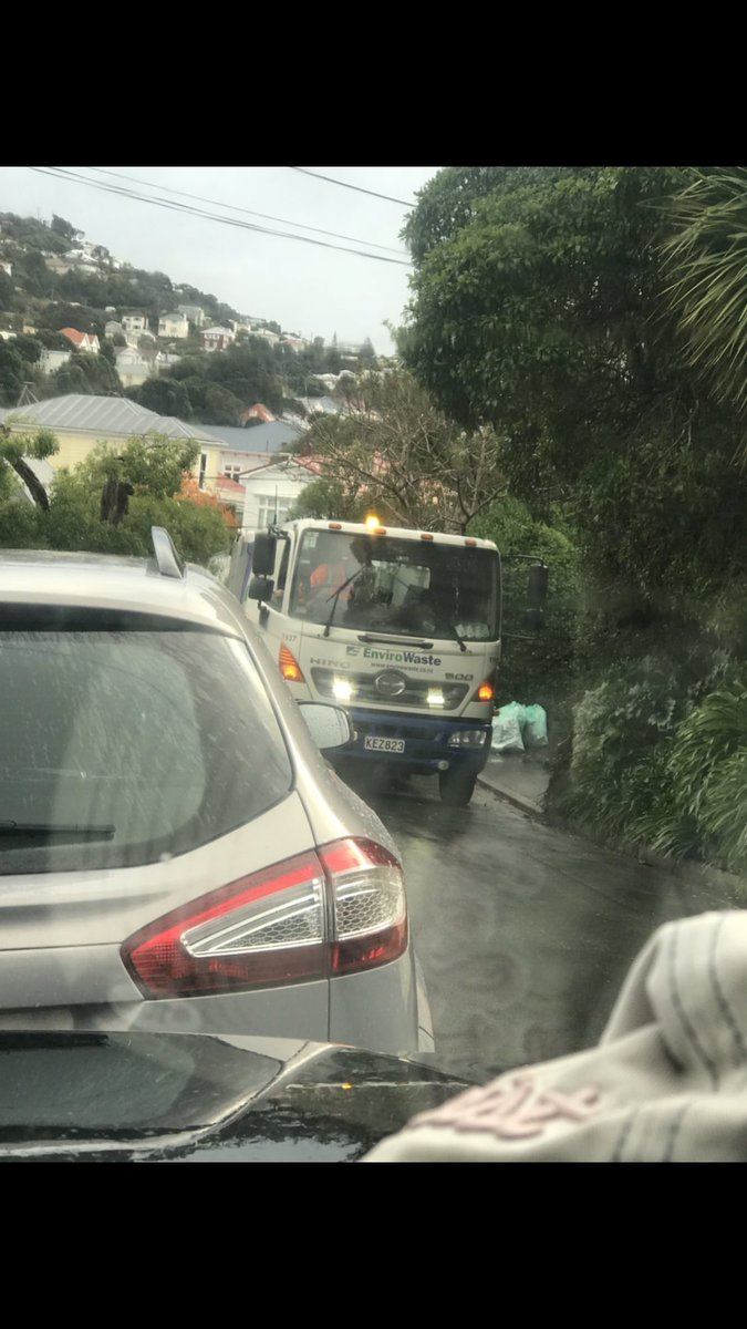 mkcg's tweet image. Favouritism in Drake Street. It’s not difficult to drop a bin off! @WgtnCC #notresolved #getkateherrecyclingbin