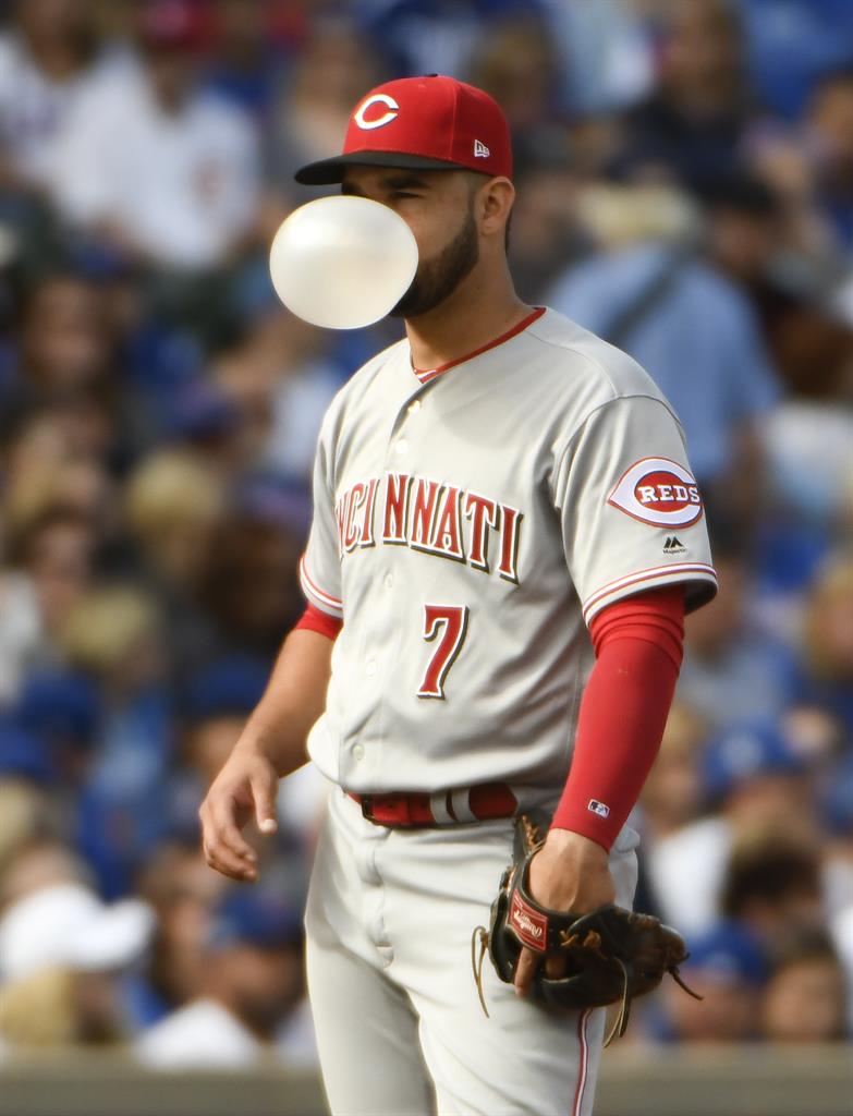 Eugenio Suarez: Bubble blowing skills gets attention of record holder