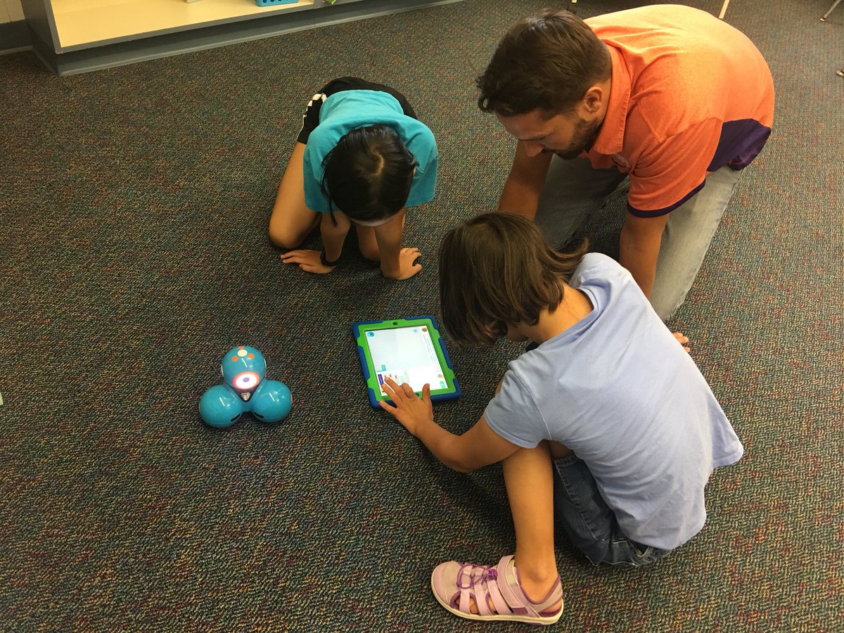 rcpitner's tweet image. We enjoyed a fun afternoon in summer school...Mr. Neary stopped in to teach us how to program “Dash!” Can’t wait to see what he will teach us next week! @Jake_Neary_ #LoganProud