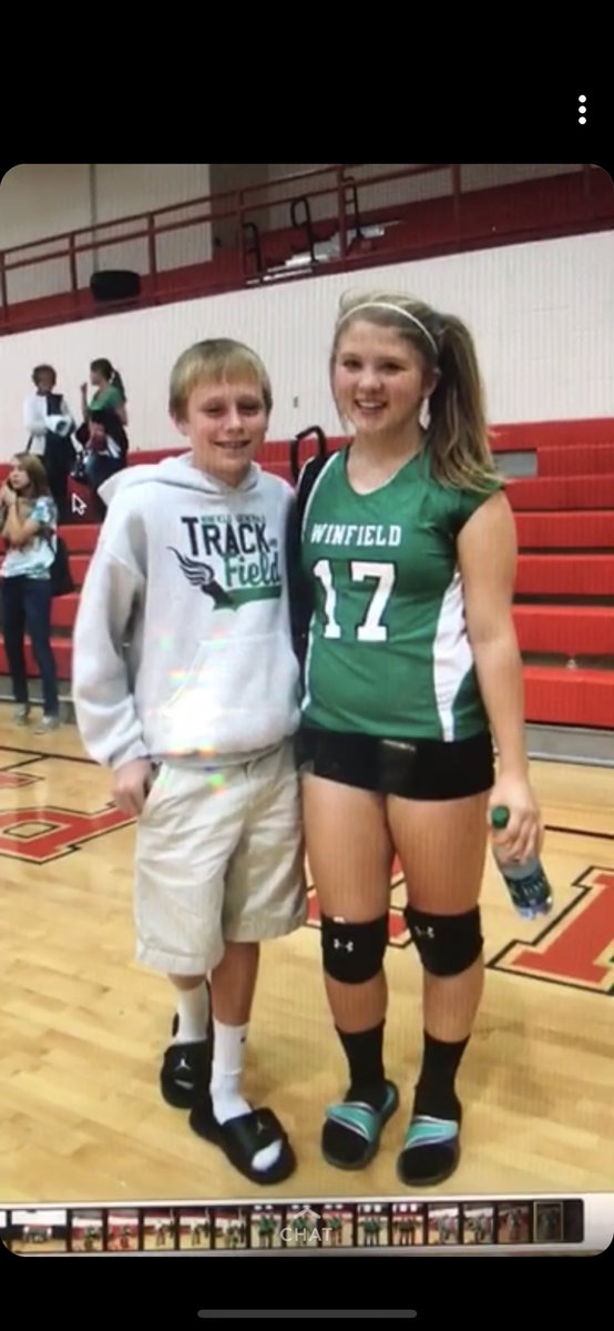 C_Karnes61's tweet image. it’s so gross to see how jealous girls can be!!! This girl snaps me these pics of her and my bf?? Like grow up!!!! Ugh!!! #hatethis #jealous #sorryyourenothis #getoverit @07Linsey ya that’s right I @ you