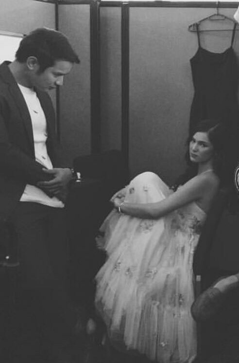 jombiaddams's tweet photo. NAGPAPAALAM? NAGPAPALIWANAG? ANO BA USAPAN NIYONG DALAWA KASE? HAHAHAHA! 

BIEBIE, BAKIT KA NAKASIMANGOT? AYAW MO SYANG PAYAGAN? WHAHAHAHAHAHAHAHA! 

#ArawGabiLuhod https://t.co/V0497QtwXL