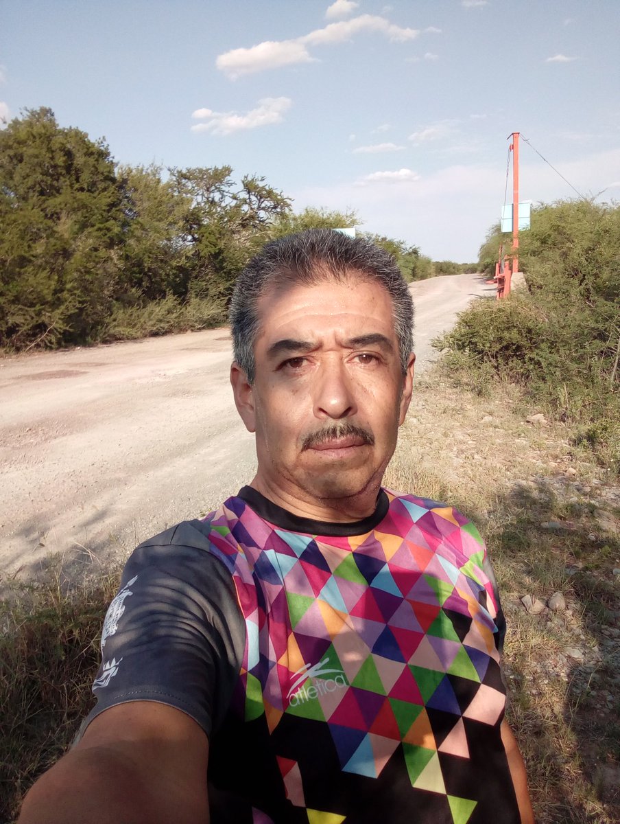rigoo45's tweet photo. #AlcancíaDeKMS #YoElegiCorrer #justforit hoy toco carrerita de 8 kms. https://t.co/PPWaez7QT1