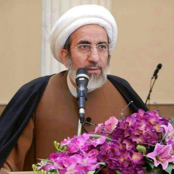أن الإنسان الذي في ذمته
مال للآخرين عندما يتصدق
فإن قسما من هذه الصدقة
هي للمظلوم.. 
لهذا يقول في الرواية:
لا يقبل الله البر من هذا الإنسان
 {إِنَّمَا يَتَقَبَّلُ اللَّهُ مِنَ الْمُتَّقِينَ}
وهذه مشكلة فحقوق العباد
هي من موانع قبول الأعمال.
الشيخ حبيب الكاظمي ❤
🌹
🍃
🌹