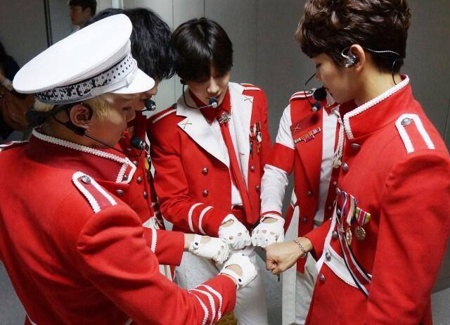 Samlu514's tweet image. Lo genial que se verían de rojo y blanco 🇵🇪
#SHINeeConcertInPeru @MoveConcertsPE  @WorkShowsPeru @zafiroLive  @Kandavu_Prod @conciertosperu