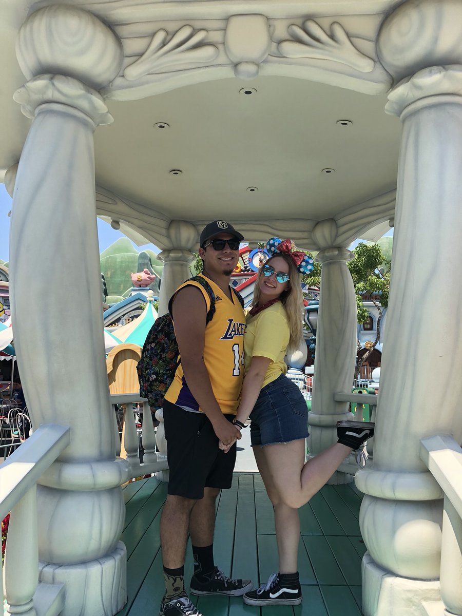 Jennaaaaaa389's tweet photo. Go to Disneyland w/ the love of your life because it sure is magical❤️🏰 https://t.co/FPfvJ7lCDv