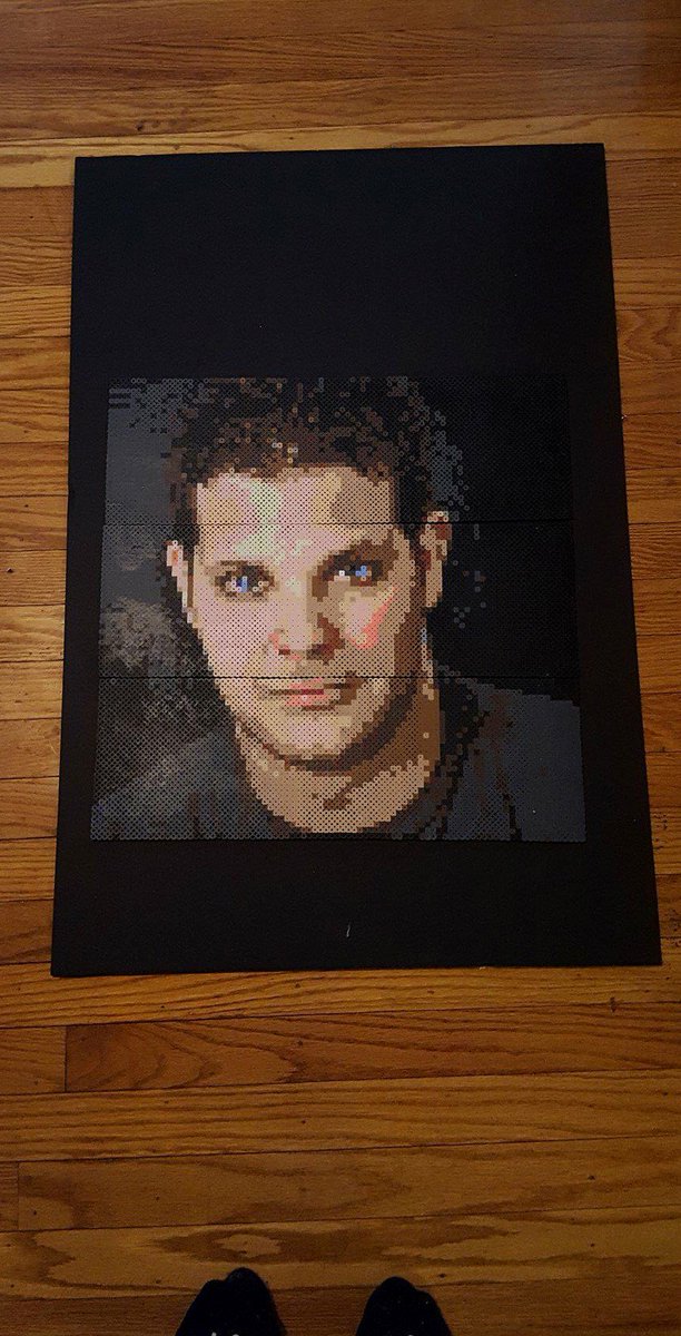 AprilFrench40's tweet image. made and sent out portraits made out of beads to @xanderberkeley and @JeremyPalko anyone else from the #wdfc interested in one?