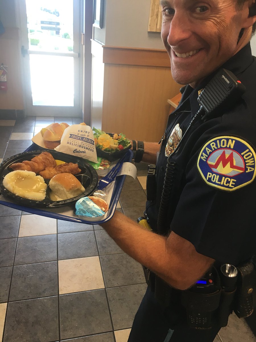 MarionIaPolice's tweet photo. Lt. L. Miler, SRO Daubs, SRO B. Davis, Corporal Schamberger & Officer J. Hunter are ready to serve you at Marion, Iowa @culvers tonight from 4:00-8:00-pm during a fundraiser for the Special Olympics @soiowa
#UnityOfCommunity
Stop 🛑 by & get served by a cop 🚓
🍔 🍟 🍦 https://t.co/6s0kxaTHyf