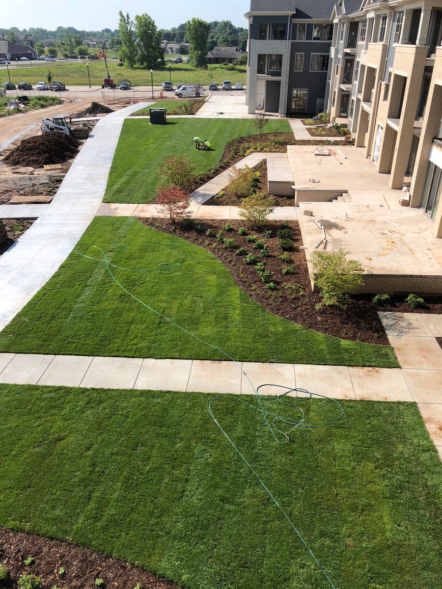 AltiusCompany's tweet image. What a beautiful landscape! The weather is beautiful and it's a perfect time for the team to be outside at Howard Commons Luxury Apartments.

#HowardWI #AltiusBuildingco #builditbettertogether #Howard #landscape #greenbay #greenlawn #beautifulday