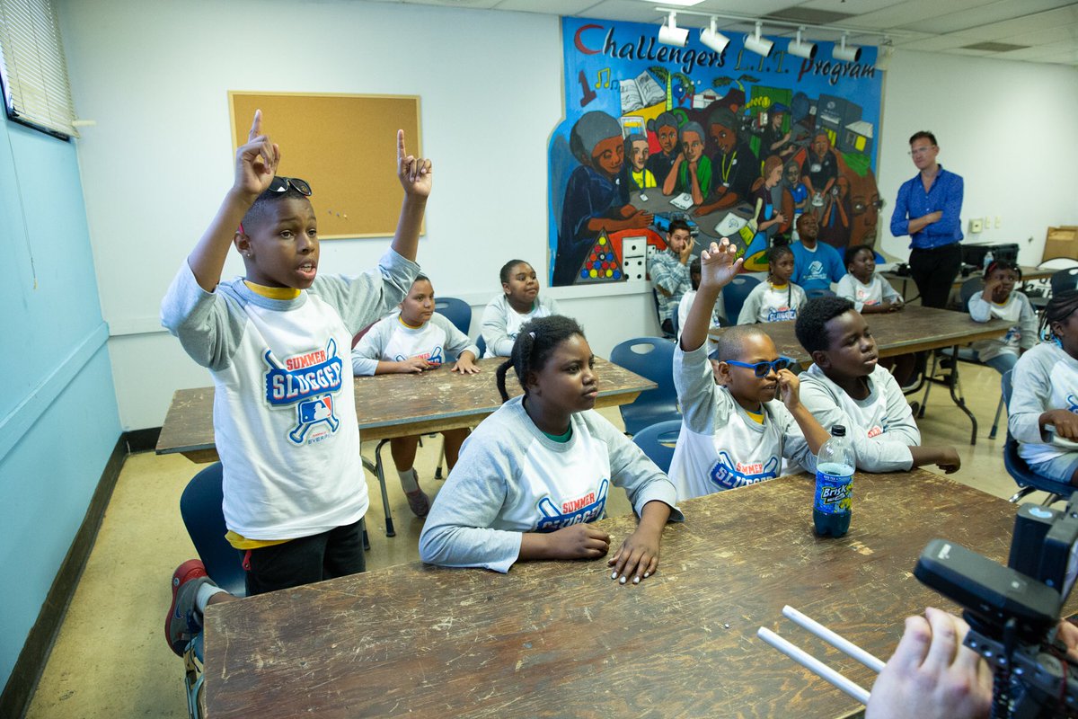 ESA_Foundation's tweet photo. We had so much fun practicing our math and literacy skills with @BGCMLA students yesterday! @EVERFI and @MLB’s #SummerSlugger series help kids stay excited about training their minds-even in the summer! And a huge thank to @DodgersFdn for hosting a great event! https://t.co/YF5a1jxPtc
