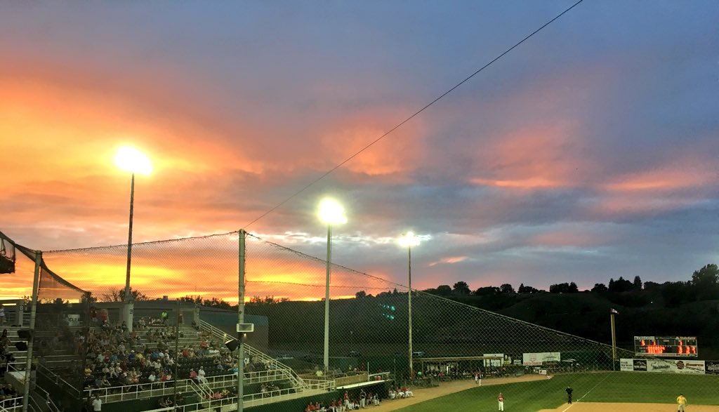 DMPattisonMedia's tweet photo. Ok @mhmavericks you guys got this, #medhat wants more of these nights! #wmbl #playoffs https://t.co/Xn0VlnuO5u