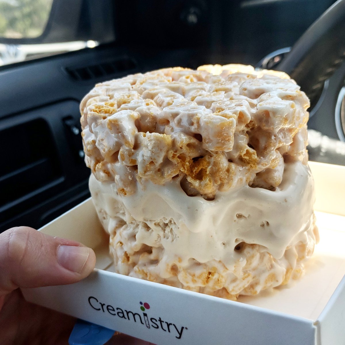 BrittanyFEngler's tweet photo. Not letting  food anxiety beat me today. Time to celebrate #nationalicecreamsandwichday with @creamistry cookie butter ice cream and captain crunch crispies 😋 https://t.co/5BijY4Qdl6