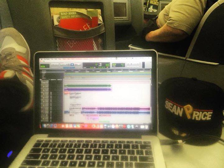 KingdomKome's tweet photo. 35,000 feet in the air editing
#protools π»
#RIPSeanPrice
#SeanPrice
#frequentflyer
#skyhigh
#abovetheclouds
#planegang
#jetlife
#firstclass
#viewsfromtheplane
#skymiles
#kingdomkome
#kingdomkomemusic
#walkingwithenoch
#walkingwithenochmusic
#dadefam
#dadefami⦠https://t.co/AHoH0C8Hmv