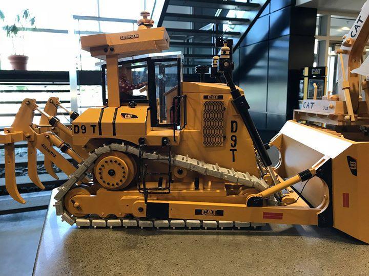 Thanks to Jean Pilote for these beautiful models of a Cat D9T and a Cat 335 excavator! 😍