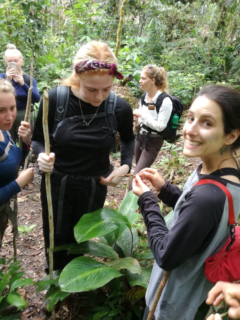 CampEcuador's tweet photo. #TeamEsmeraldas leaving #CampChilliUrku many memories, many laughs, #lotsofhardwork , you leave #Ecuador always remember all the good things you did for the rural community in this country..here your best pictures #DoSomethingAmazing @CampsInt https://t.co/rkrYECZ1os