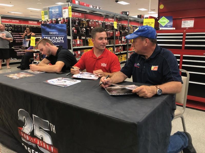 TeamDrydene's tweet image. 💥Awesome to have @sharkracingWoO teammates @LSchuchart1s and @JacobAllen1a together with the legend @KenSchrader! ⚡️What a group... #goteamdrydene Good Luck tomorrow at @I55Raceway