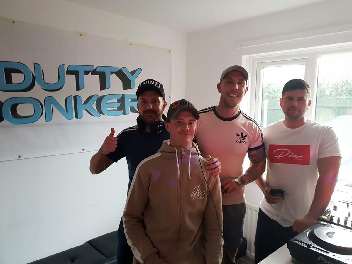 Dutty_Donkers's tweet photo. CD READY 🎧🎤🔈🎶 #DDBOYS #Bergos #MeloD #Mystic #Spear #Glichie #Jaylee ......
🔹️🔹️🔹️🔹️Makina🔹️🔹️🔹️🔹️ https://t.co/xITPIKj8Pf