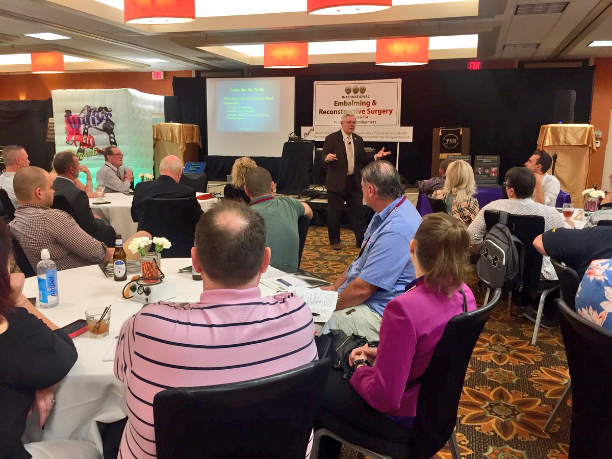 VernieFountain's tweet photo. What a great turnout for the first night of FNA’s 2018 International #Embalming and Reconstructive Surgery Conference. Thank you all... let’s DO THIS #funeral @NFDA https://t.co/QesXjx6VBI