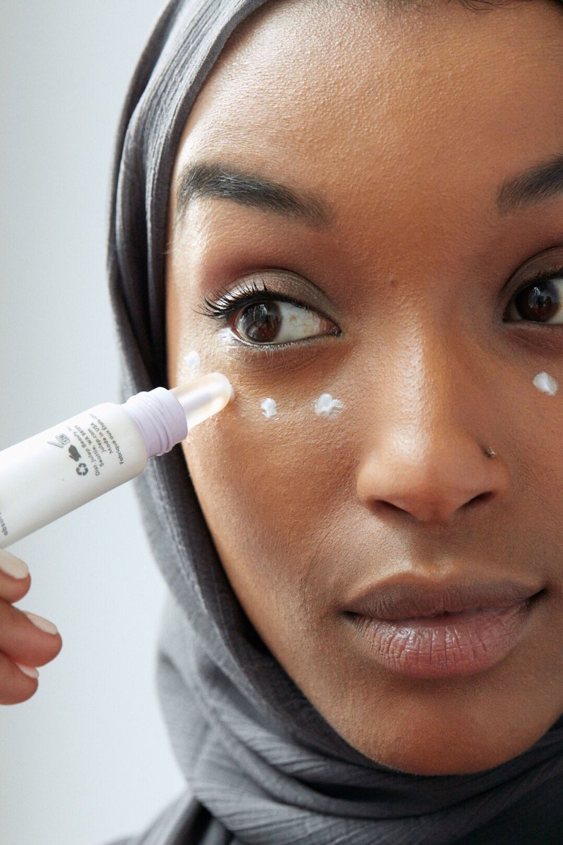 JulepBeauty's tweet photo. Don't let the name fool you... #SoAwake may have been designed to brighten your morning skincare routine, but when applied before bed it works to hydrate and depuff while you sleep 😴 #BravePretty https://t.co/u5IJ0hXeyP