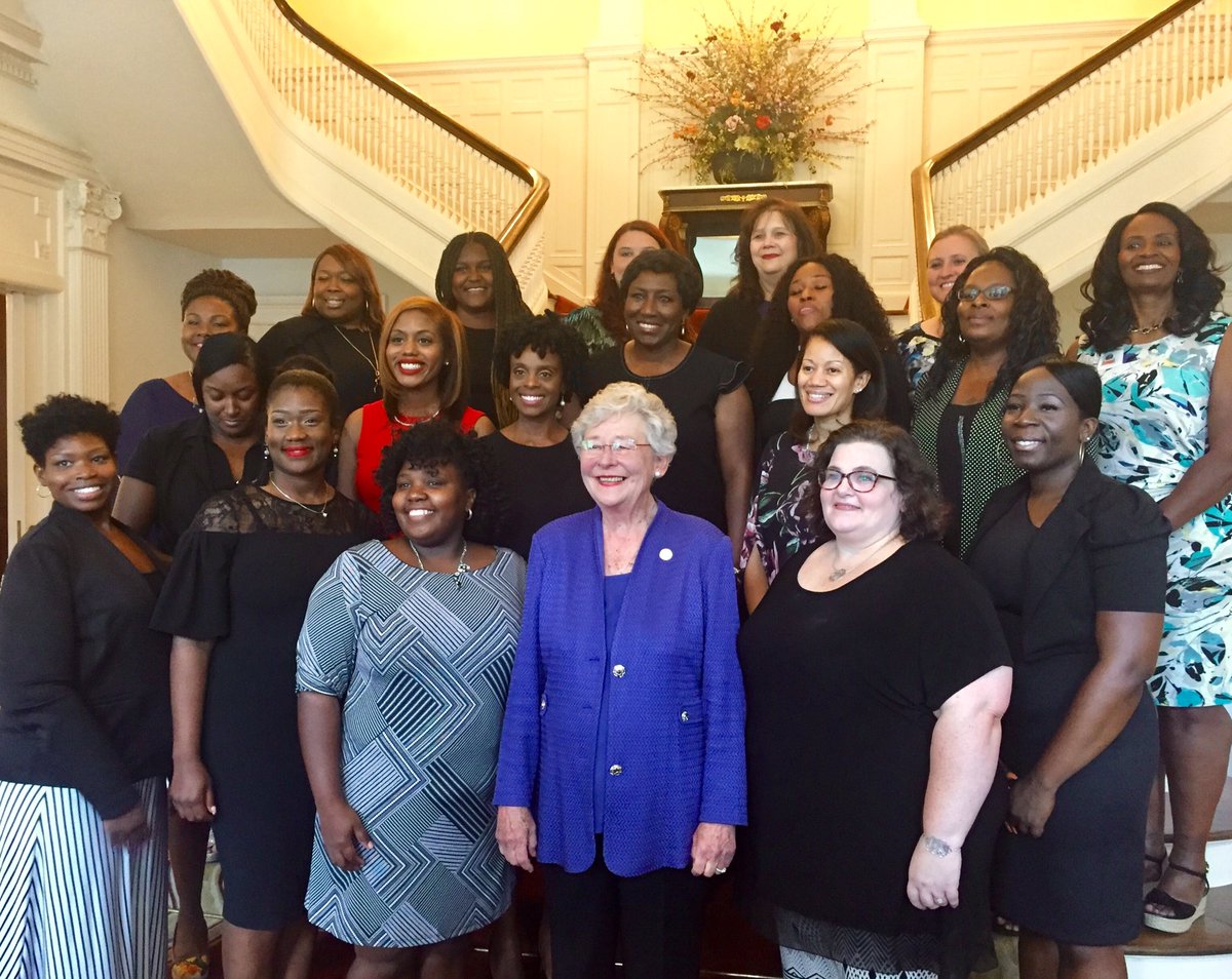 Alabama_Reading's tweet photo. @GovernorKayIvey recognizing @MPSAL education team, part of the Alabama Summer Achievement Program, #ASAPpilot. @AlabamaDeptofEd @AL_DECE https://t.co/uLRFsNkjQG