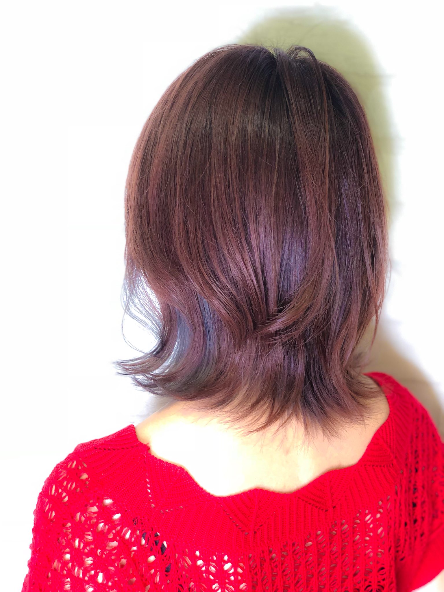 ヘアカラーカタログ Hairmake Chou Chou No Twitter 最近アッシュ等の寒色系カラーが流行ってますが やっぱ暖色系カラーも可愛いなぁ もみあげ近くのインナーに寒色系カラーをプラスすればチラ見えオシャレに インナーカラー ピンク