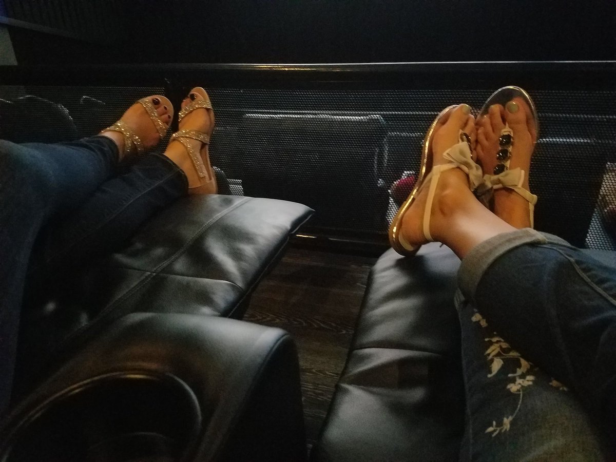 kaykayrusso's tweet photo. All you need is a bestie and some really cute sandals @msrachelhollis #madeformoremovie #chictribe https://t.co/Hu8HjY0GHV