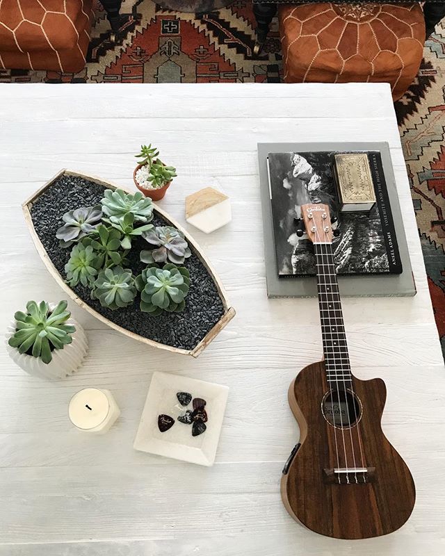WendyBellissimo's tweet photo. GOTO MY INSTAGRAM FOR DETAILS> https://t.co/plC3HsaIEu this is our LR coffee table.  Why is a coffee table called a coffee table?  This one holds up a lot of feet, candles &amp; guitar picks, often gets danced on and always talked over but rarely holds coffee.  Silly question … https://t.co/eTQ77eZoIk