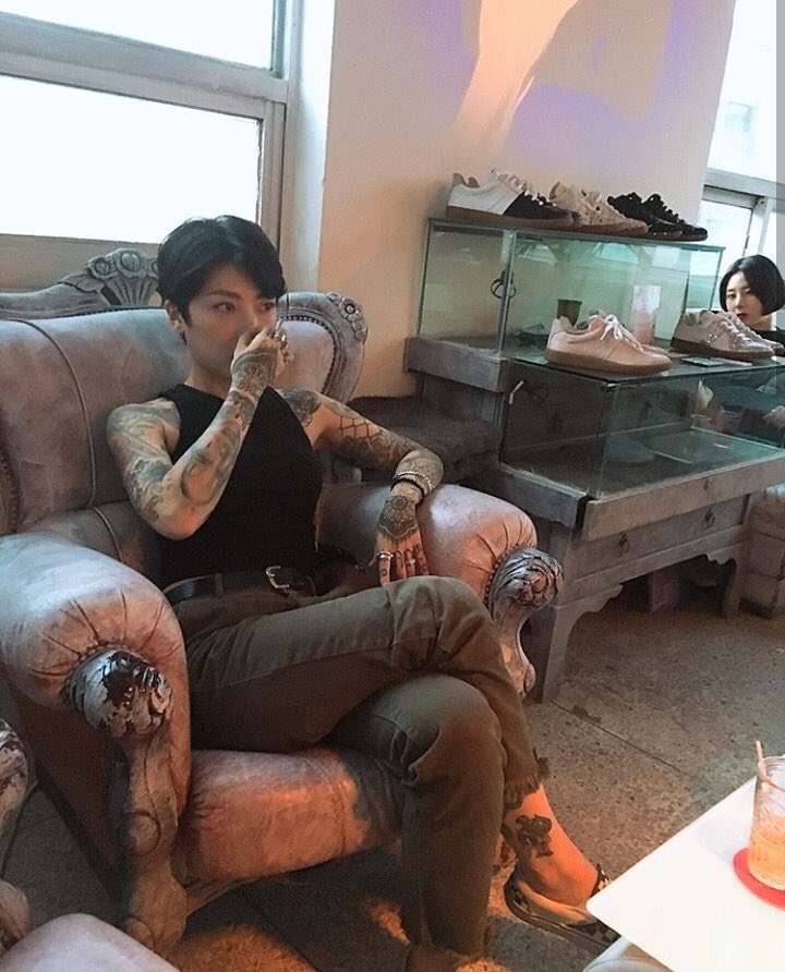 96BONGJU's tweet photo. vocês já tiraram um tempo do dia pra apreciar a deusa que é Bang Natasha, a irmã do Yongguk do B.A.P? https://t.co/VihGkWFTBO