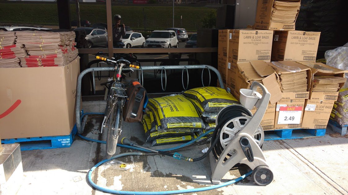 biondone's tweet photo. Surely the @LoblawsON on Isabella in #Ottawa can do better. This is their only #ottbike parking option. Guess I'm not in #Copenhagen anymore. π¦ #BeBetter #cycling https://t.co/4aCNz4Qdb6