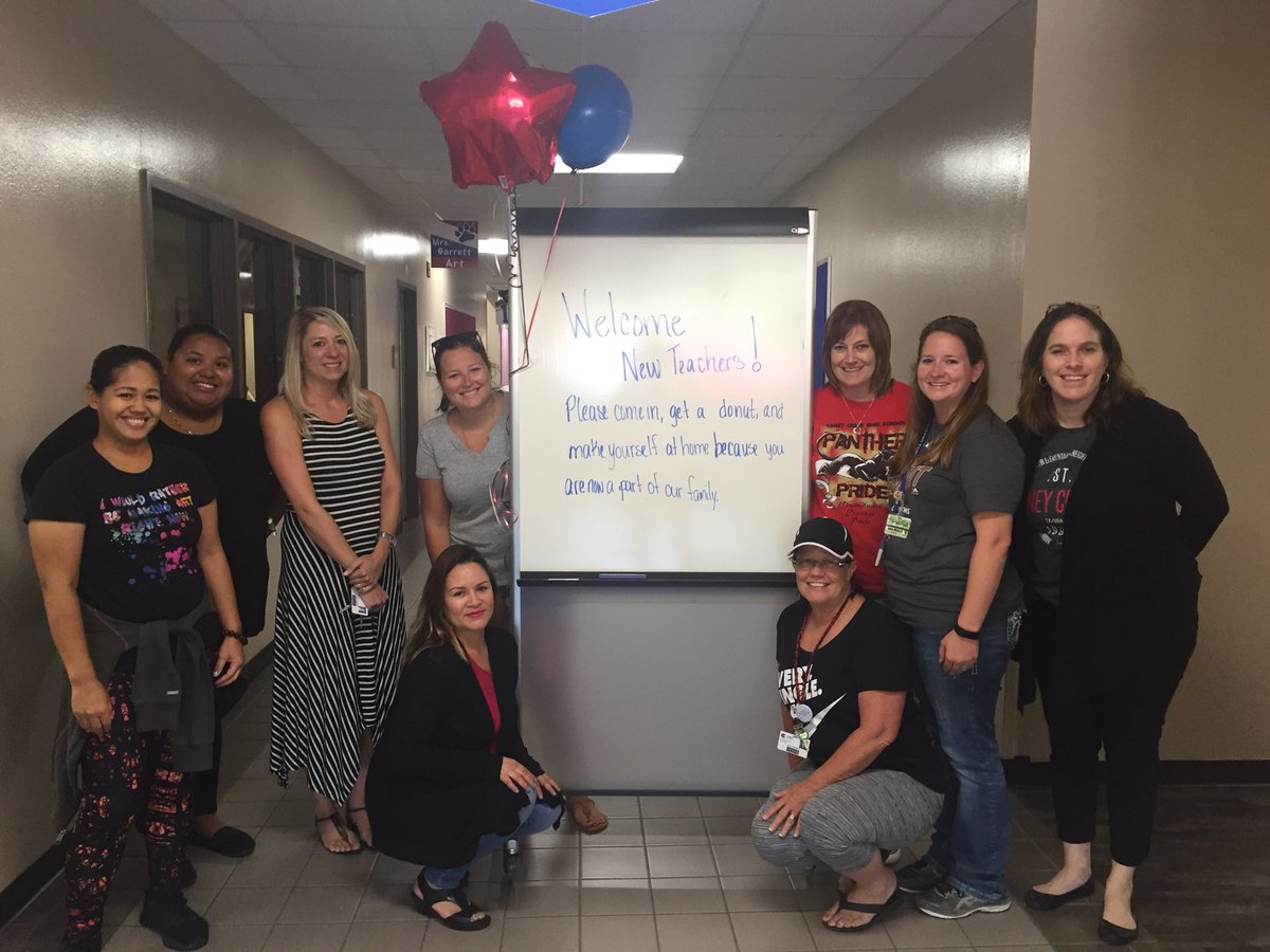 RandiCarter1022's tweet photo. We have the best new teachers and mentors. #whocancubscan @CreightonCISD https://t.co/lakWbgue71
