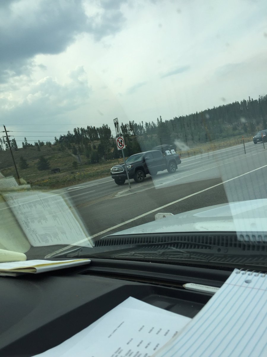 skippya1234's tweet photo. @ColoradoDOT This No Uturn signs got put in upside down. It on State Hwy 9 before MM 91, in Breckinridge, CO. https://t.co/iovKJ1M3zn