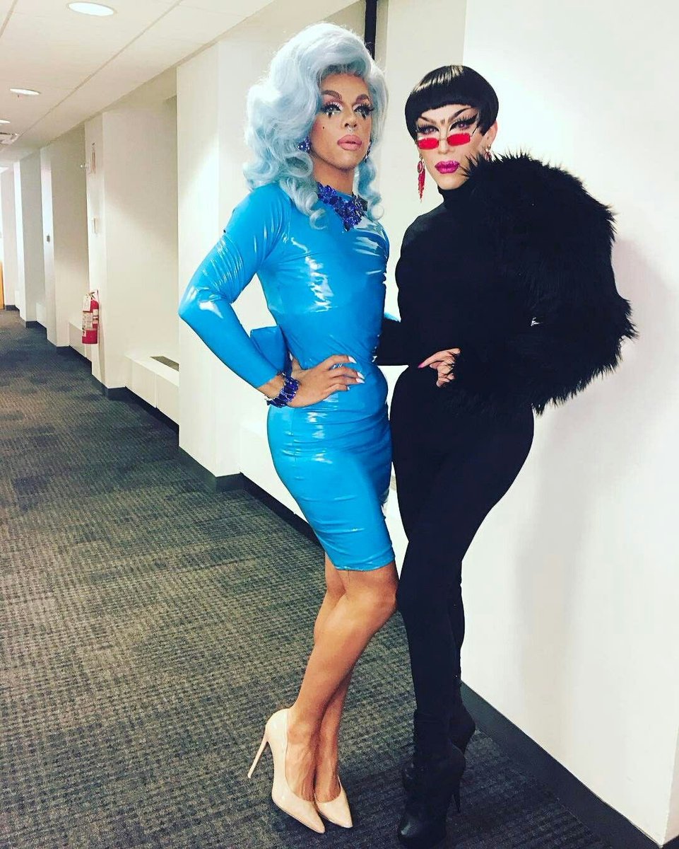 sasha_velour's tweet image. 👽GENDER IS A CONSTRUCT TEAR IT APART🌹 @ajaqueen💖 Don’t let anyone tell you that you are not valid! #nonbinarybabes