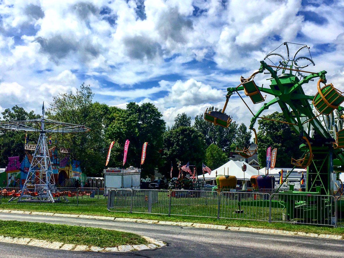 mfound's tweet photo. The rides have arrived... #hospitalfair @brewsteracademy https://t.co/buSIwQhBvc