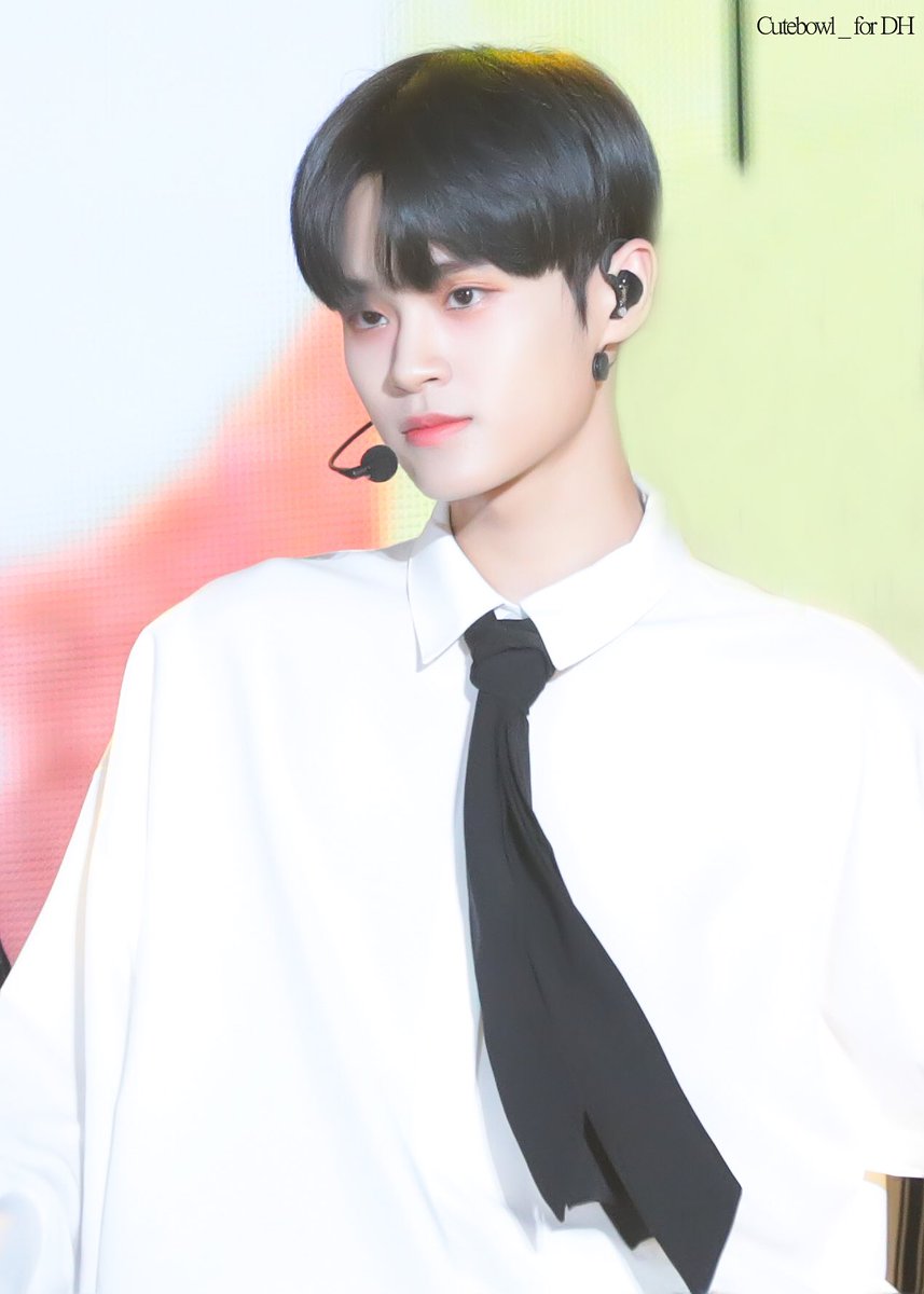 cutebowl_forDH's tweet photo. #이대휘 #워너원
#LEEDAEHWI

180801KMF https://t.co/hmvYndpYrr