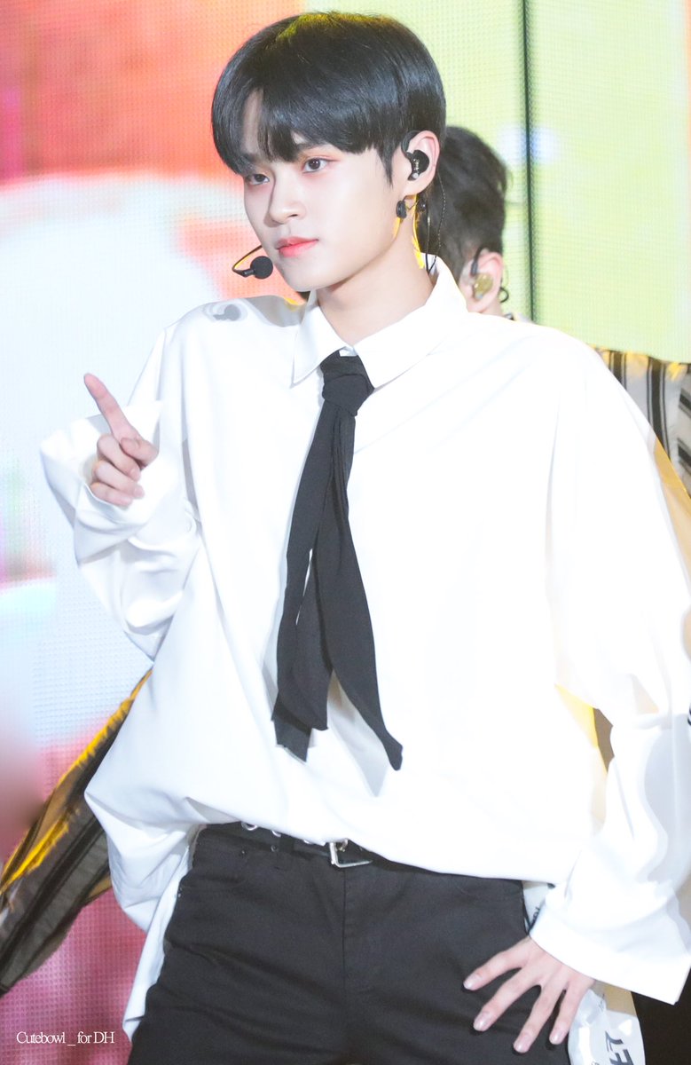 cutebowl_forDH's tweet photo. #이대휘 #워너원
#LEEDAEHWI

180801KMF https://t.co/hmvYndpYrr