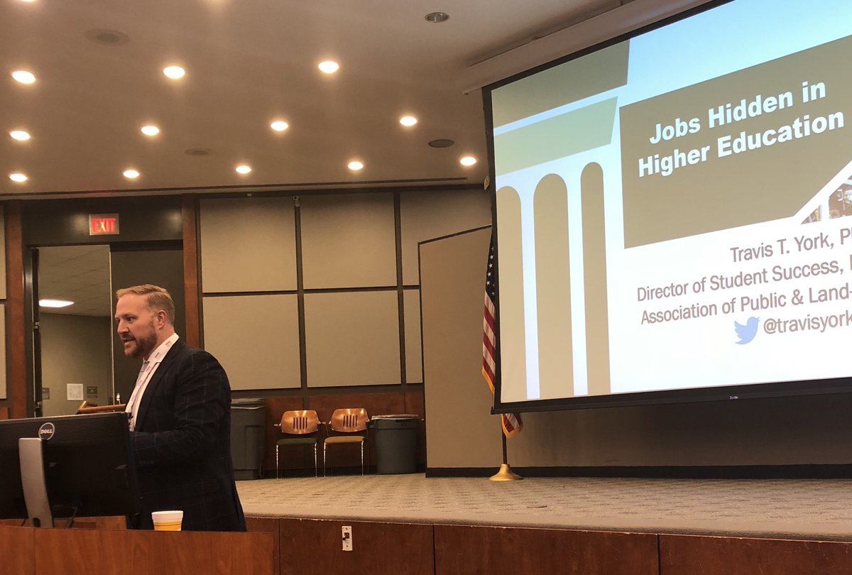 TxHigherEdSymp's tweet photo. Ending an awesome day one of #THES2018 with a phenomenal talk from Dr. @travisyork on “Jobs Hidden in Higher Education.” We look forward to seeing everyone tomorrow for day two! https://t.co/n5DuDAP5Tj