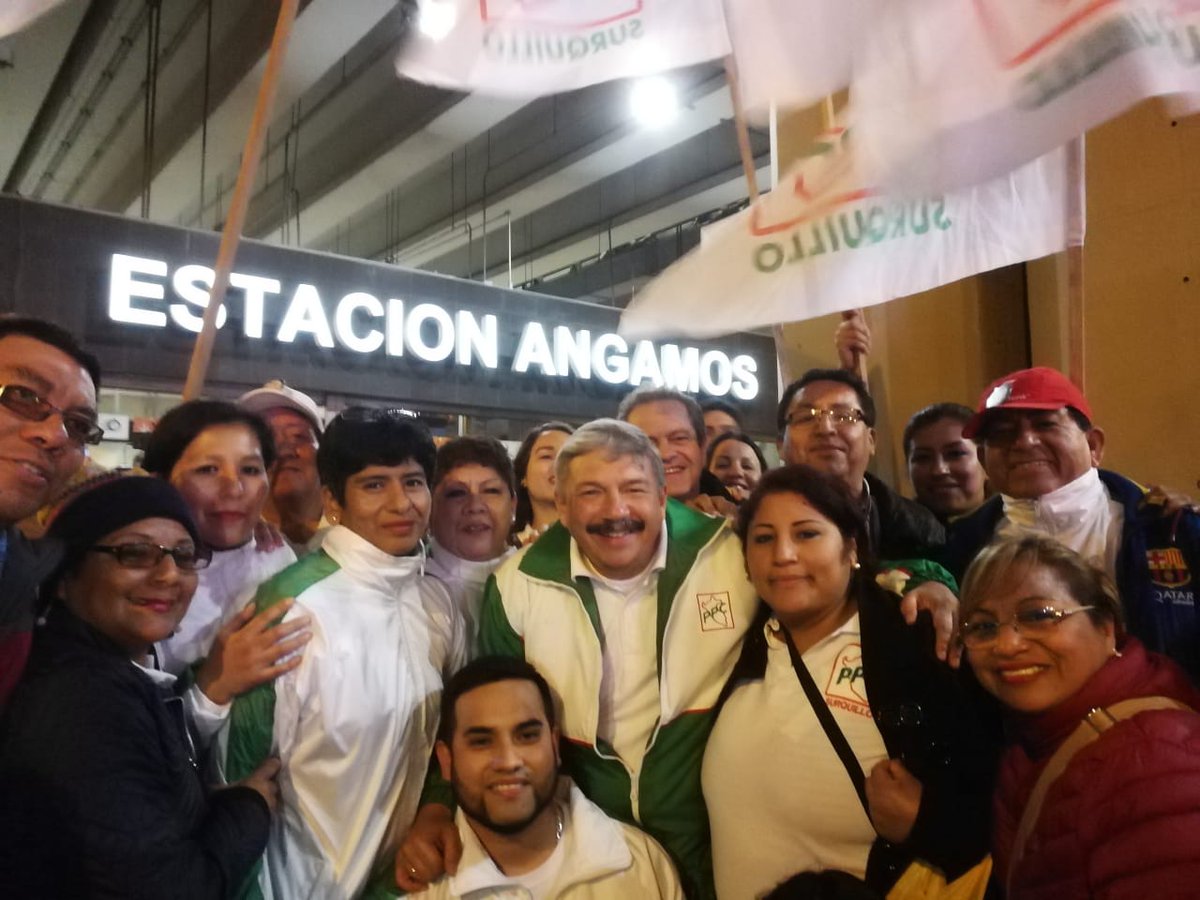 sergioalba's tweet photo. #BeingoleaOlaFeliz en la estación #Angamos #TrenElectrico https://t.co/CKNXDUVIhJ