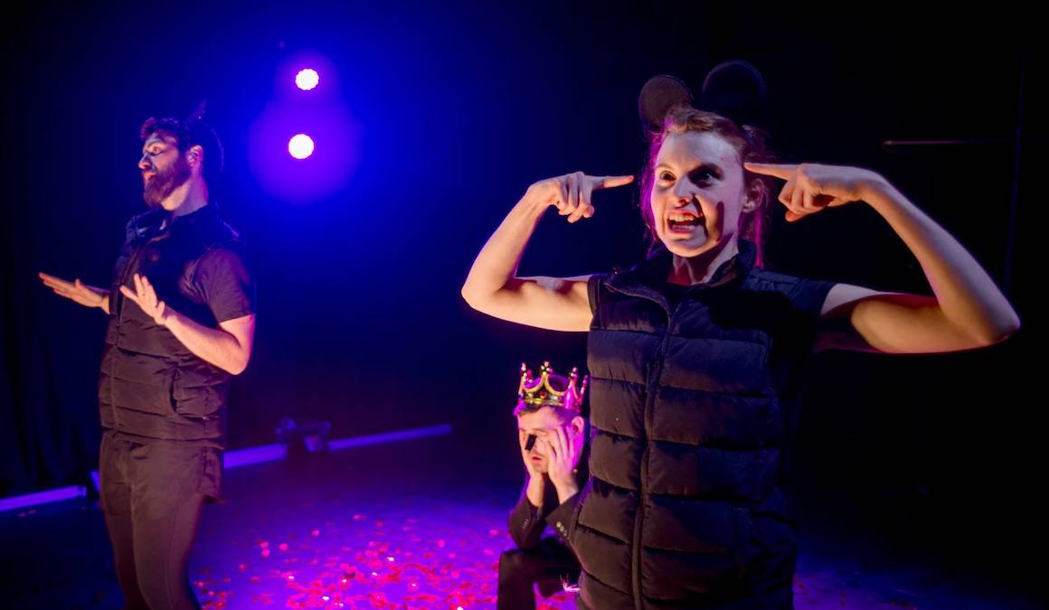 Theatre_Works's tweet image. This ⭐️⭐️⭐️⭐️⭐️ show ends on Sunday! Don’t miss #TheNose’s “subtle but effective does of activism, feminism, rally for equality and most of all, absurdism” - 
 theatrepeople.com.au/the-nose/
#Melbourne #Theatre