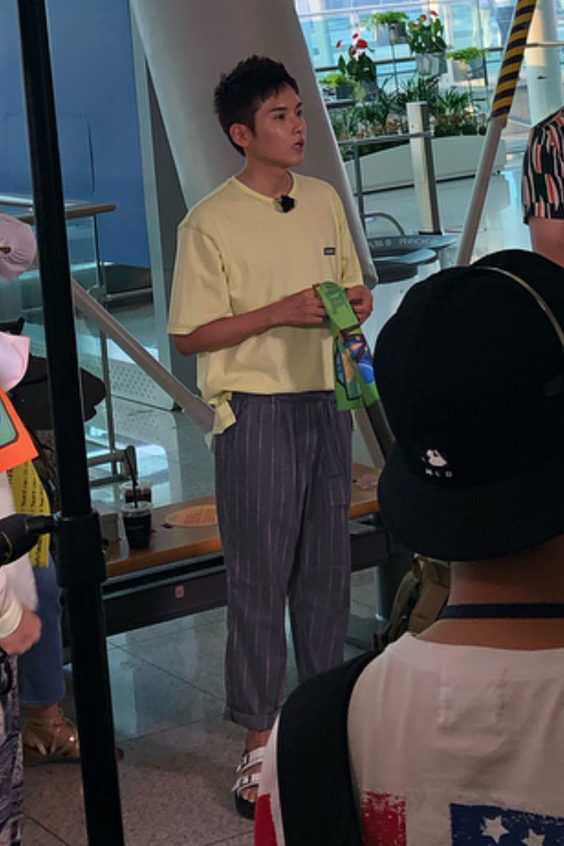 Shanying221's tweet photo. 180803 우리 욱짱 in 인천공항

- 제발 조심하고 무사히 잘 다녀오길 ㅠ

(Credit: tenor.choi님, gmhek1004님) https://t.co/rzgG0GfnL2